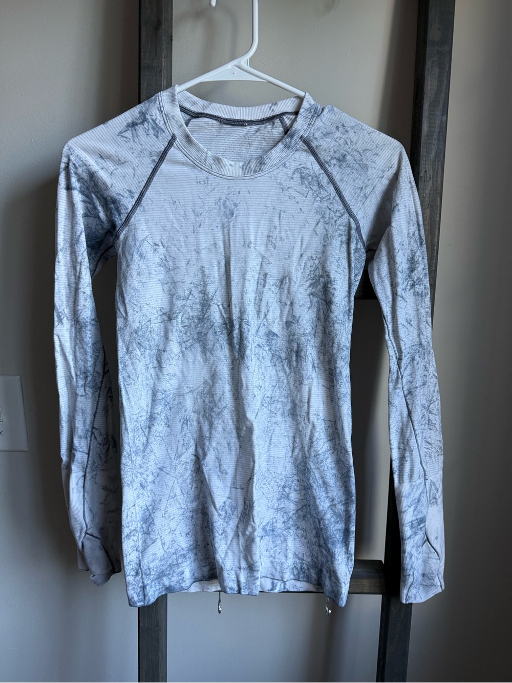 Lululemon Long sleeve top- size 4